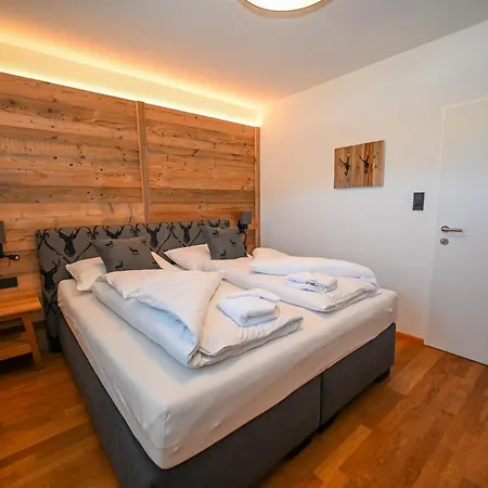 Domizil Thirteen - Sauna And Glacier View شقة كابرون