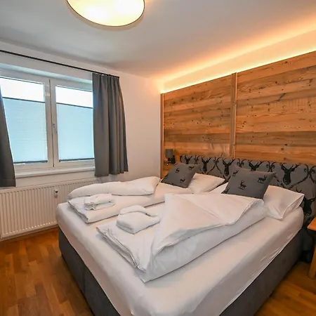 Domizil Thirteen - Sauna And Glacier View كابرون